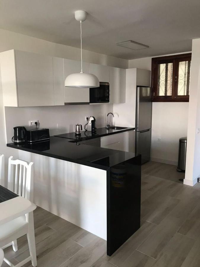 Parque Santiago I - 2 Bedroom - 1 Bathroom - Open Plan Living - Kitchen Area - Extra Large Balcony - First Floor Apartment Playa de las Americas  Bagian luar foto