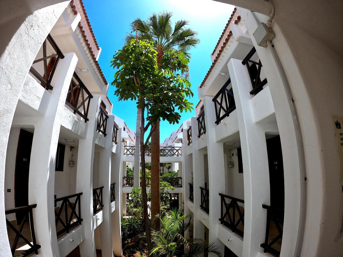 Parque Santiago I - 2 Bedroom - 1 Bathroom - Open Plan Living - Kitchen Area - Extra Large Balcony - First Floor Apartment Playa de las Americas  Bagian luar foto